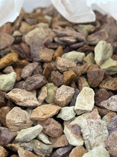 Златолит персиковый декоративная каменная крошка купить в Дубне