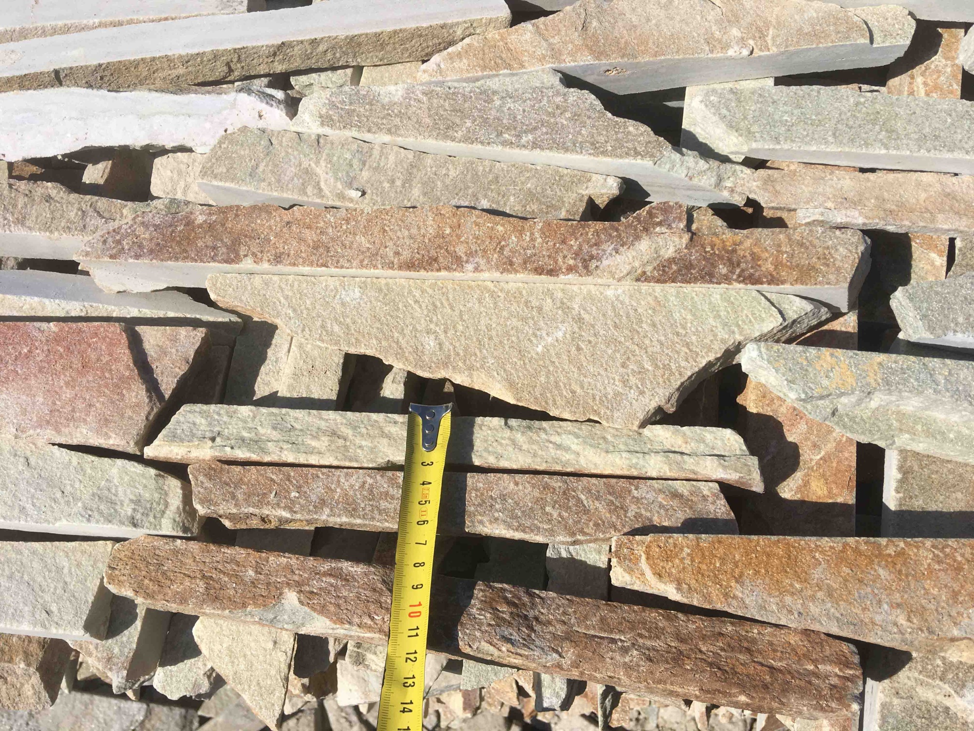 Горбушка златолит золотистый для облицовки купить в Дубне