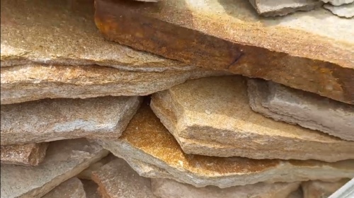 Плитняк златолит жёлтый золотистый для отмостки купить в Дубне