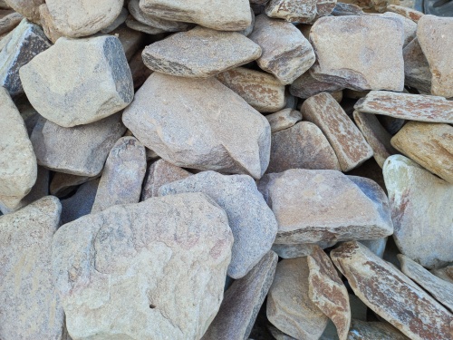 Златолит жёлтый, жёлто-зелёный глыбки и валуны для ланшафтного дизайна купить в Дубне