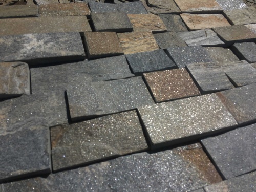 Плитка пилёная златолит Уральский для цоколя, отмостки купить в Дубне