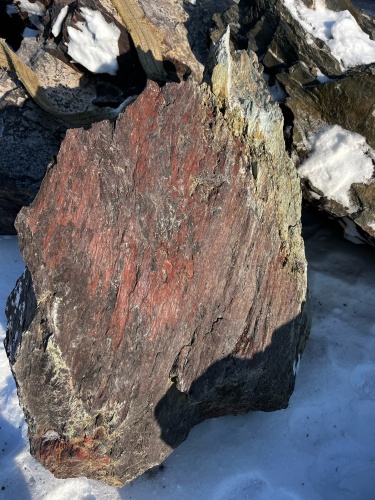 Ландшафтные глыбы красно-фиолетовые 200-1000 килограмм купить в Дубне