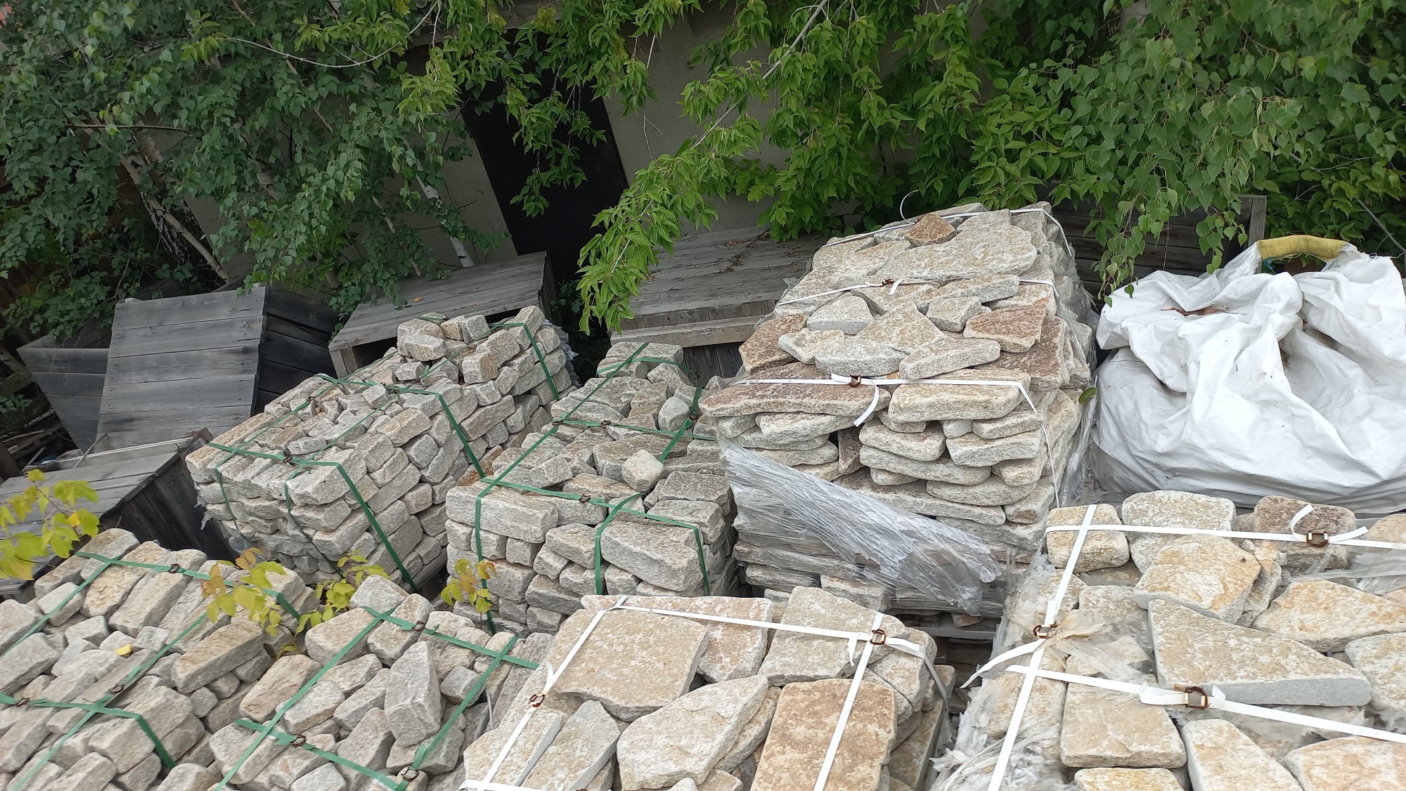 Плитняк гранитный галтованный купить в Дубне