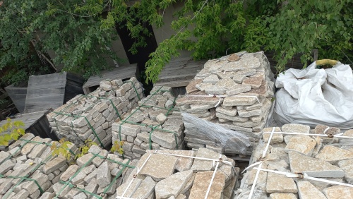 Гранитный плитняк галтованный для мощения купить в Дубне