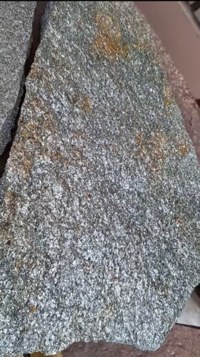 Плитняк златолит серебристый для цоколя, отмостки купить в Дубне