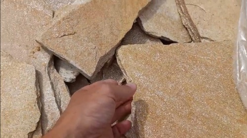 Плитняк златолит жёлтый золотистый для отмостки купить в Дубне