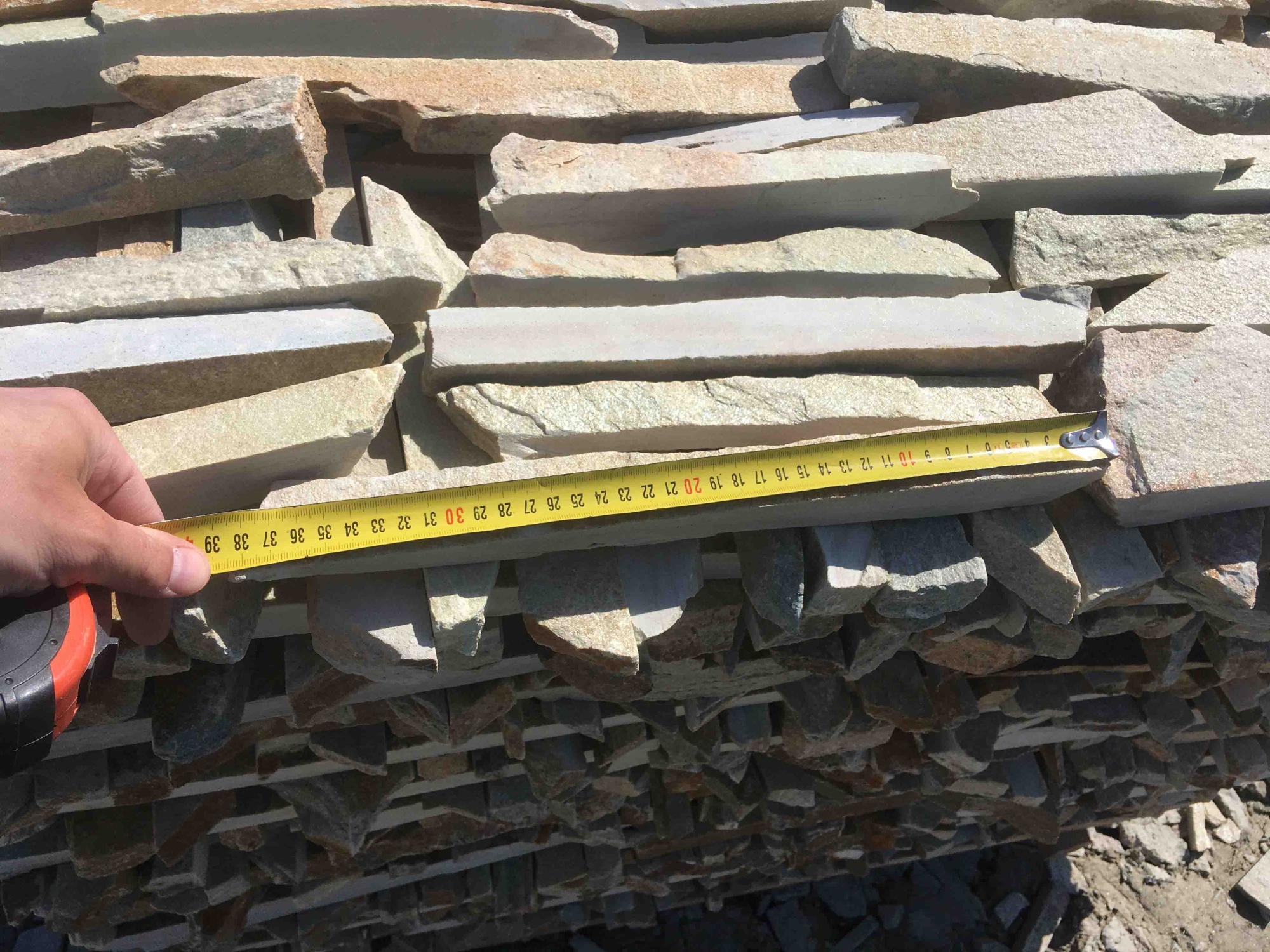 Горбушка златолит золотистый для облицовки купить в Дубне