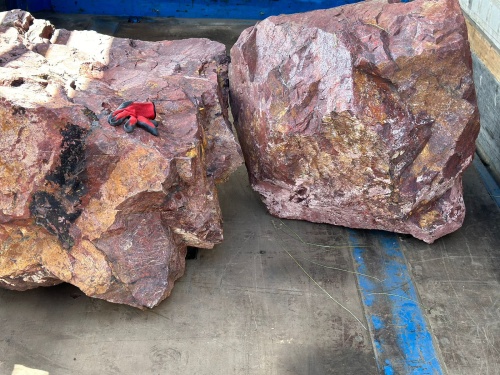 Ландшафтные глыбы красно-фиолетовые 200-1000 килограмм купить в Дубне