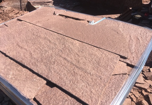 Плитняк лемезит бордовый для цоколя 1,5-2 см купить в Дубне