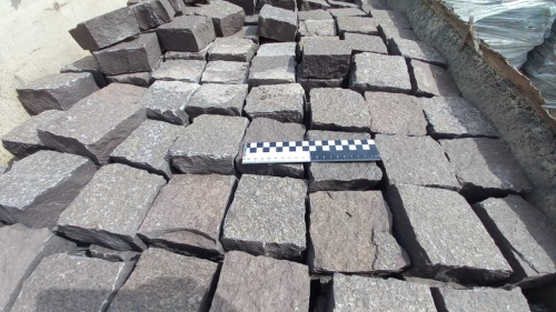 Лемезит колотая брусчатка 10 * 10 см. для парковки купить в Дубне